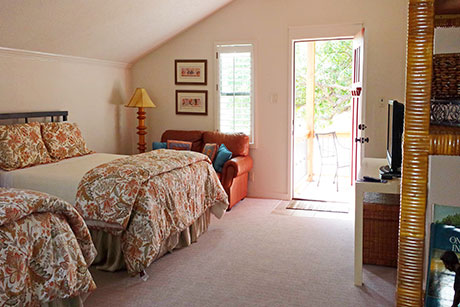 Cottage 4 Upstairs Bedroom D with 2 Queen Beds