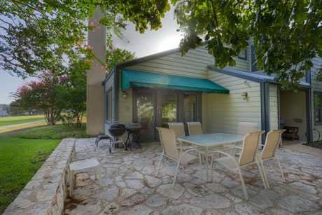 Cottage 5 Patio