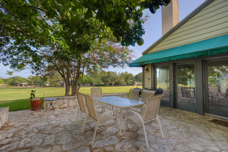 Cottage 5 Patio
