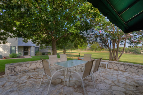 Cottage 5 Patio